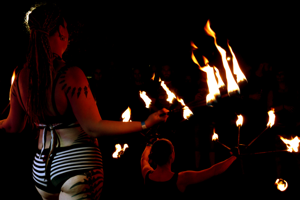 Lady Kitty´s Hell´s Belles Feuer Strip Burlesque- und Akrobatikshow : Burning Pants Erotik-Festival